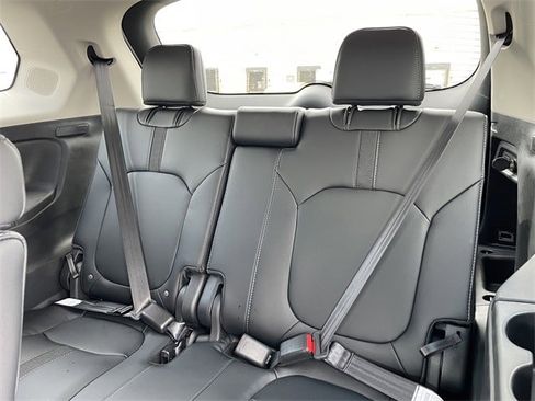 New 2025 Honda Pilot Touring image 27
