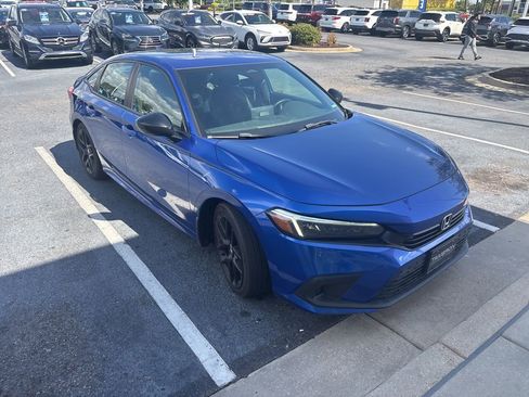 Used 2023 Honda Civic Sport image 2