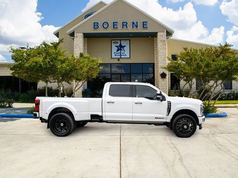 Used 2025 Ford F350 Platinum w/ Platinum Plus Package image 6