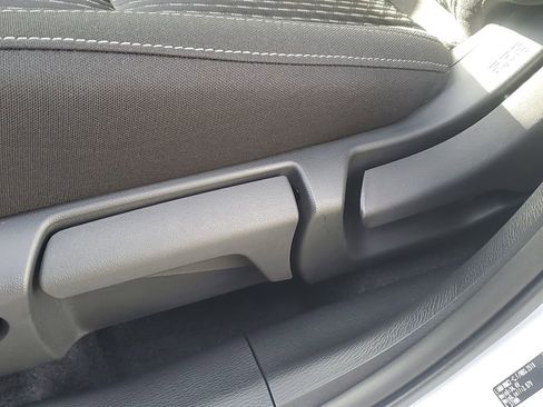 New 2026 Mitsubishi Outlander ES FWD image 18