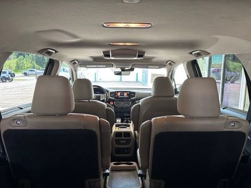 Used 2020 Honda Pilot Touring image 14