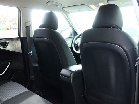 Used 2024 Kia Soul LX w/ Option Group 015 image 28