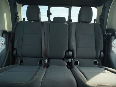 New 2025 Jeep Gladiator Sport image 31