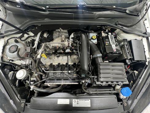 Used 2019 Volkswagen Golf S image 24