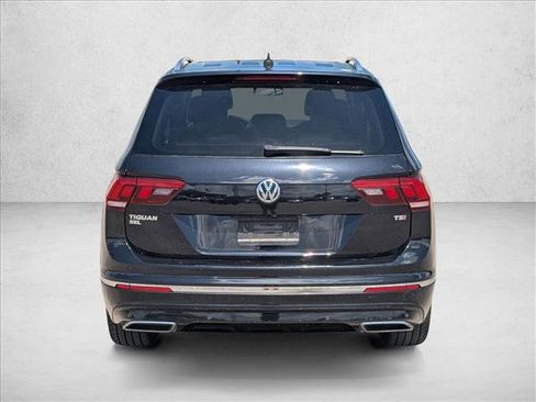 Used 2018 Volkswagen Tiguan SEL w/ R-Line Package FWD image 6
