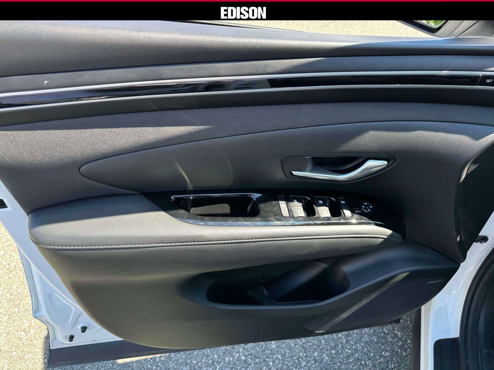 Used 2024 Hyundai Tucson Limited AWD/4WD image 15