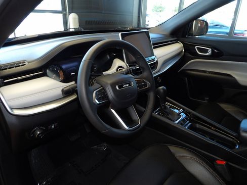 Used 2024 Jeep Compass Limited AWD/4WD image 24