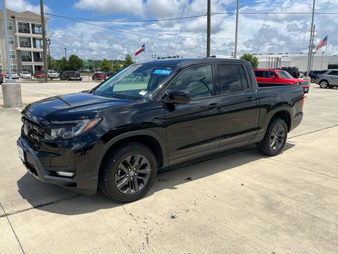 Certified 2024 Honda Ridgeline Sport image 4