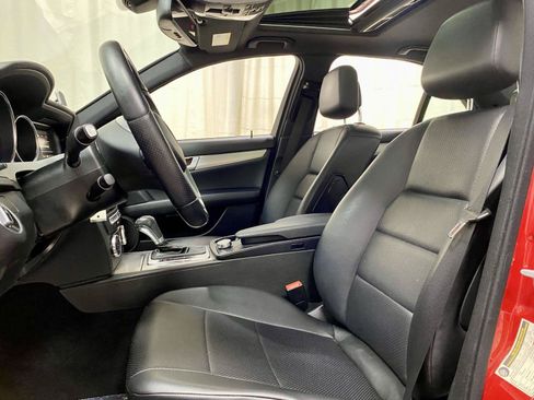 Used 2013 Mercedes-Benz C 250 Sedan image 14