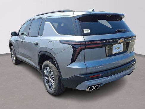 New 2026 Chevrolet Traverse LT w/ Driver Confidence Package FWD image 3