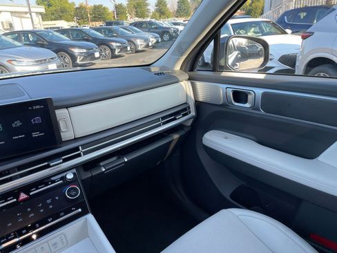 Used 2025 Hyundai Santa Fe SEL image 40