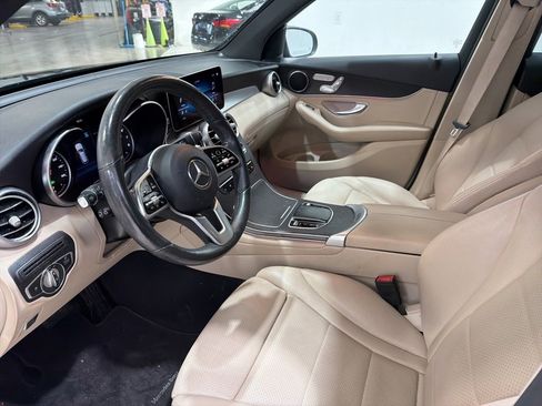 Used 2021 Mercedes-Benz GLC 300 4MATIC image 20