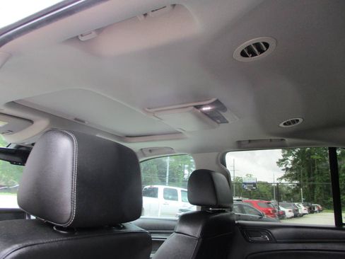 Used 2020 GMC Yukon SLT w/ Open Road Package RWD image 15