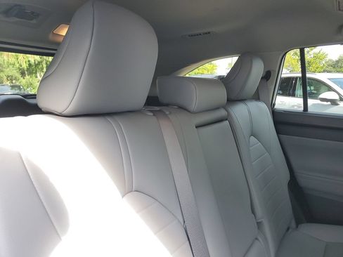 Used 2024 Toyota Highlander XLE FWD image 25