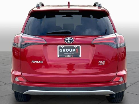 Used 2017 Toyota RAV4 XLE AWD/4WD image 5
