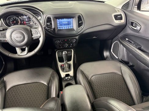 Used 2021 Jeep Compass Latitude FWD image 9