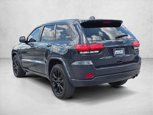 Used 2018 Jeep Grand Cherokee Altitude RWD image 8