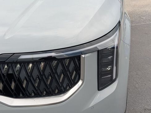 New 2027 Kia Carnival LX FWD image 10