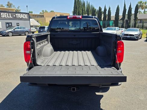 Used 2016 Chevrolet Colorado Z71 w/ Z71 Midnight Edition image 13