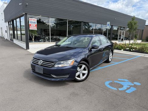 Used 2012 Volkswagen Passat 2.5 SE FWD image 1