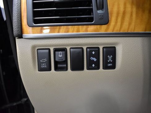 Used 2014 Nissan Armada Platinum w/ Platinum Reserve Package image 20