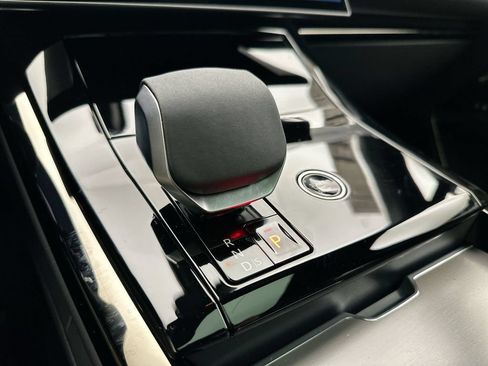 New 2027 Land Rover Range Rover Sport SE AWD/4WD image 12