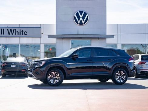 New 2026 Volkswagen Atlas Cross Sport SE image 1