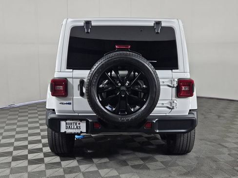 Used 2023 Jeep Wrangler Unlimited Sahara w/ Cold Weather Group AWD/4WD image 3