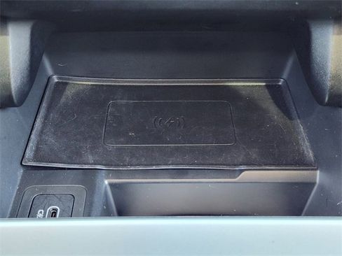 Used 2025 Land Rover Range Rover Velar S image 18