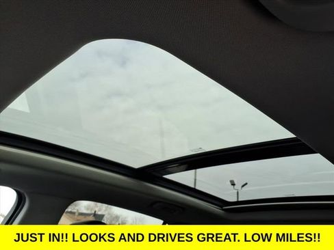 Used 2020 Chevrolet Equinox Premier image 16