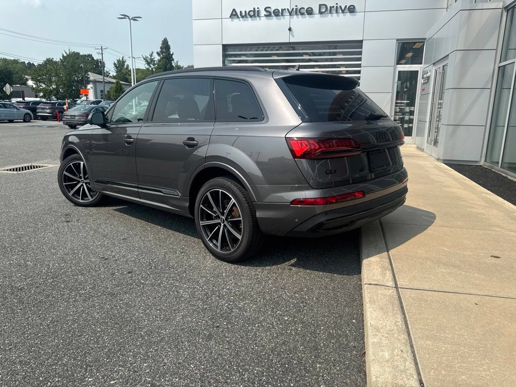 Used 2022 Audi Q7 3.0T Premium Plus AWD/4WD image 3