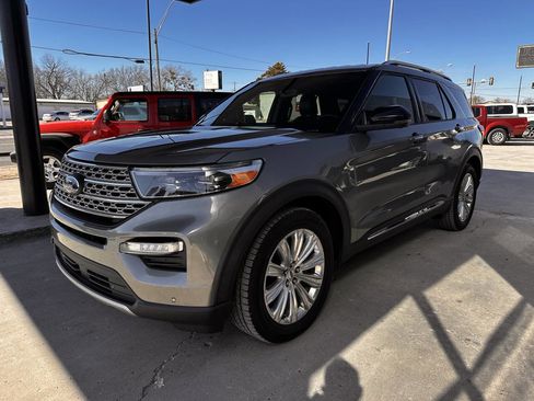 Used 2020 Ford Explorer Limited w/ Class III Trailer Tow Package image 4