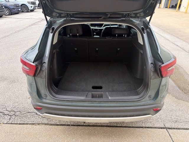 Used 2025 Chevrolet Trax LT FWD image 14