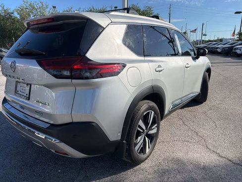 Certified 2022 Nissan Rogue Platinum w/ Head-Up Display Package FWD image 6