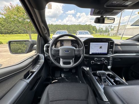 Certified 2022 Ford F150 XLT w/ Equipment Group 302A High image 18