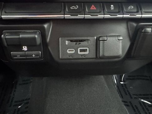 Used 2021 GMC Sierra 1500 SLT image 22