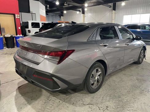 Used 2024 Hyundai Elantra SE FWD image 6