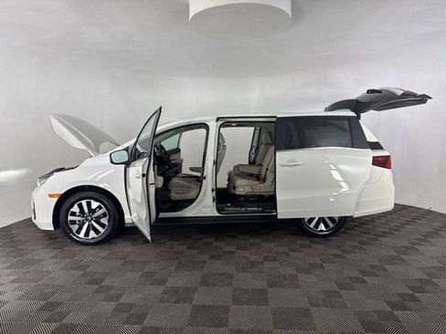 Certified 2026 Honda Odyssey EX-L image 12