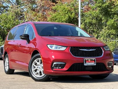 Used 2024 Chrysler Pacifica Touring-L
