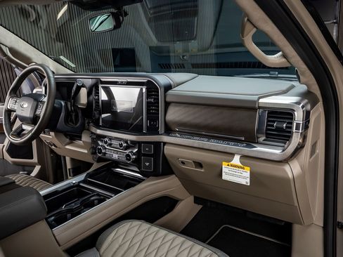 Used 2026 Ford F250 Platinum w/ Platinum Plus Package AWD/4WD image 18