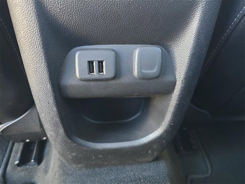 Used 2015 GMC Canyon SLT image 48