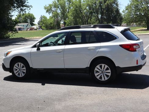 Used 2016 Subaru Outback 2.5i Premium AWD/4WD image 8