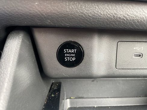 Used 2025 Nissan Rogue SV image 22