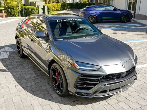 Used 2019 Lamborghini Urus AWD/4WD image 39