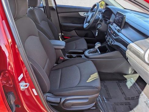 Used 2023 Kia Forte LXS w/ LXS Technology Package image 18