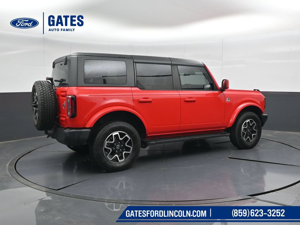 Used 2023 Ford Bronco Outer Banks AWD/4WD image 2