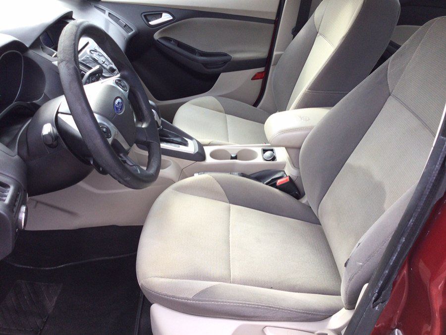 Used 2014 Ford Focus SE FWD image 18