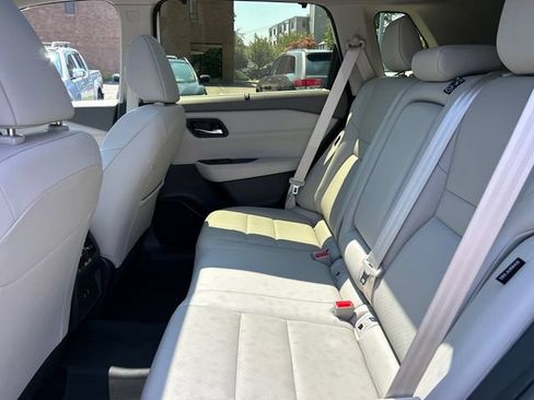 Certified 2024 Nissan Rogue SV w/ SV Premium Package AWD/4WD image 21