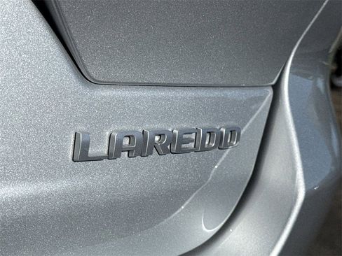 New 2025 Jeep Grand Cherokee Laredo image 10