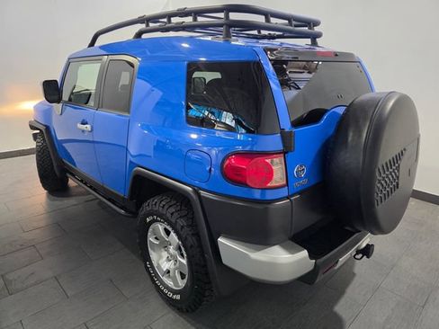 Used 2007 Toyota FJ Cruiser 4WD w/ Upgrade Pkg 1 image 3